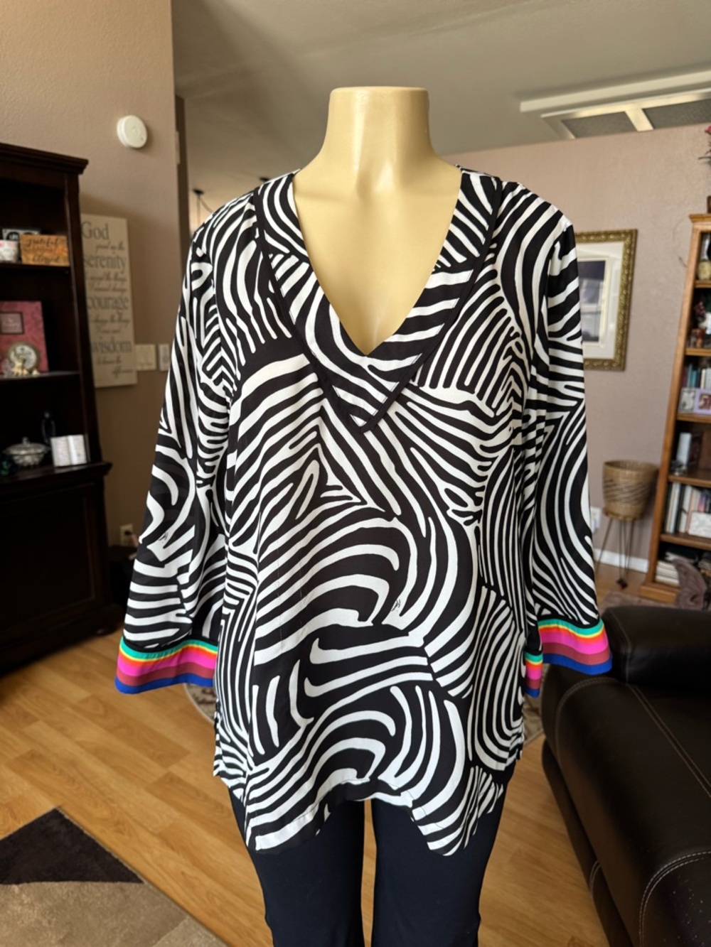 Trina Turk black & white zebra stripe Vneck blouse w/rainbow cuffs-XL